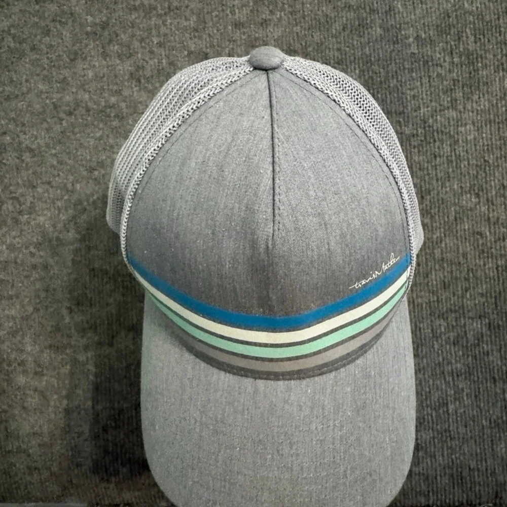 TravisMathew Mens Gray Striped Trucker Hat Flexfit 110 Snapback Golf Cap